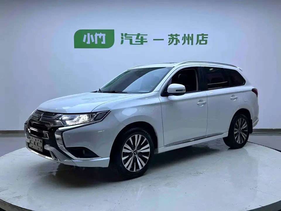 Mitsubishi Outlander Facelift 2.0L 2WD Premium Edition 5-Seater 2022