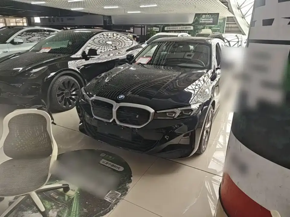 BMW i3 eDrive 35 L 2023