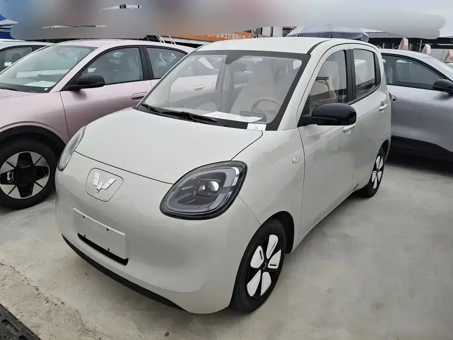 Wuling Motors Hongguang MINIEV 4-Door Advanced 2025
