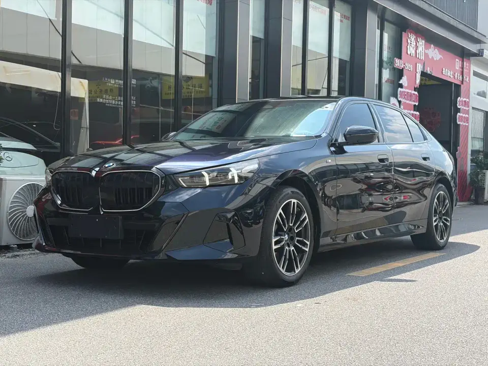 BMW 5 Series 530Li Leading M Sport Package 2025