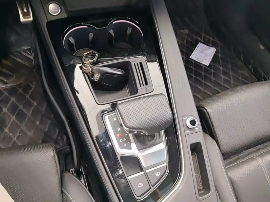Audi A4L 40 TFSI Luxury Dynamic 2024 — фото 14