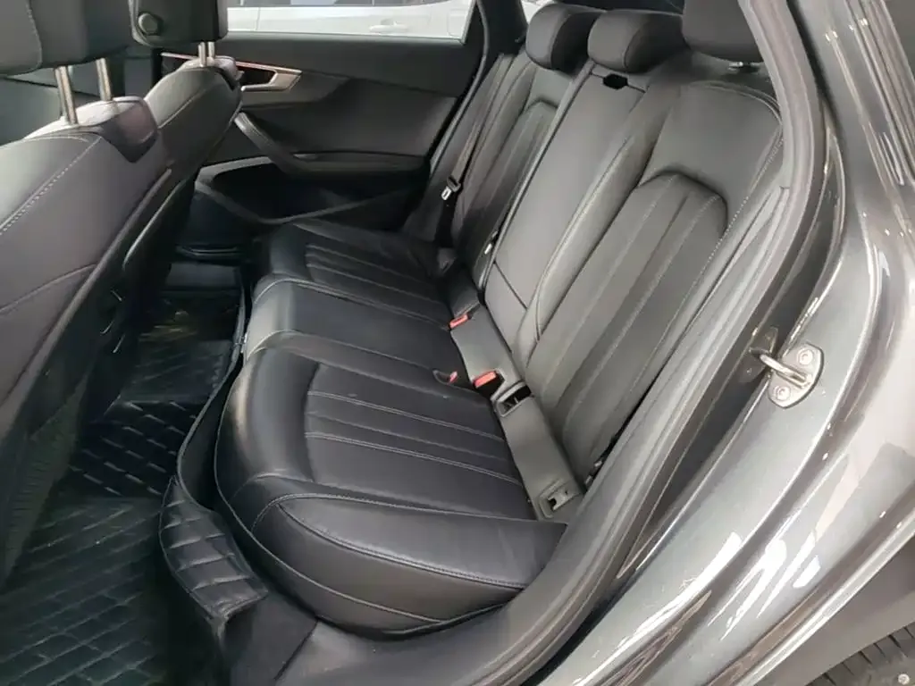 Audi A4L 40 TFSI Luxury Dynamic 2024 — фото 17