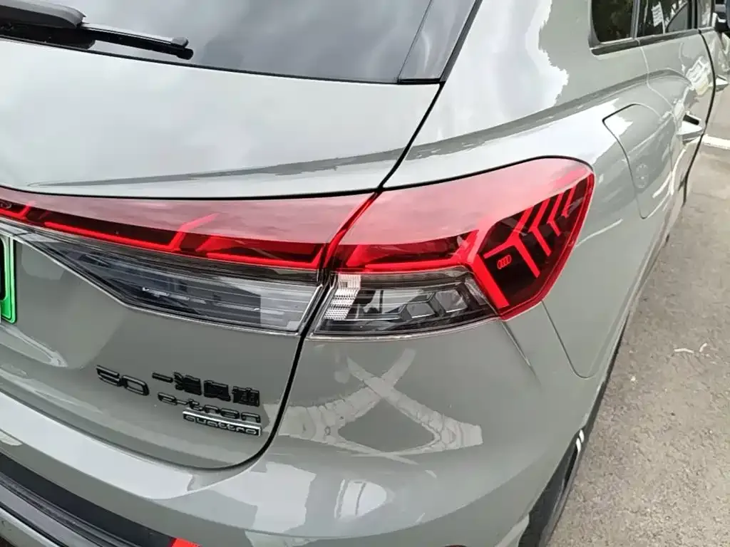 Audi Q4 e-tron 50 e-tron quattro Creation Night Edition 2024 — фото 8