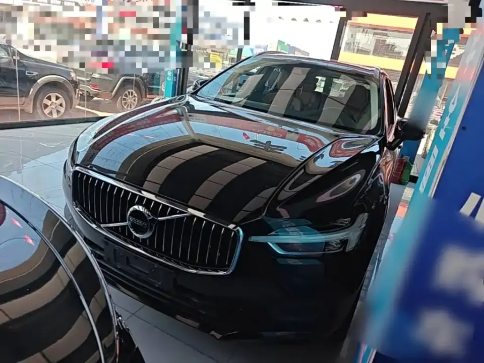 Volvo XC60 T5 4WD Intelligent Distance China VI 2019