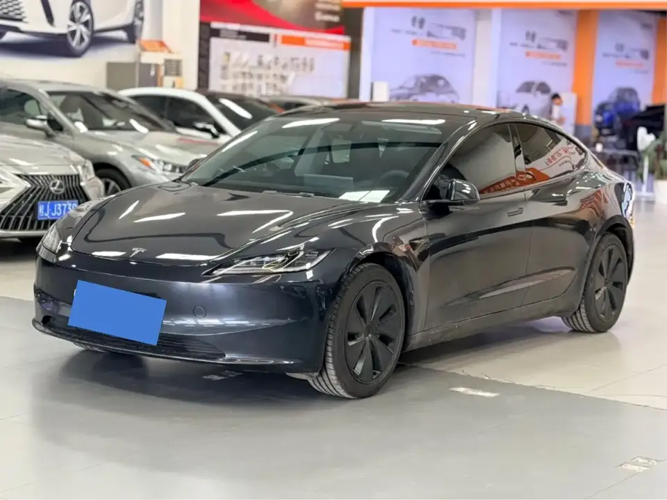 Tesla Model 3 Model Year Facelift Rear-Wheel Drive 2025