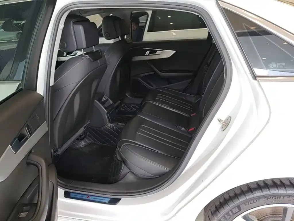Audi A4L 40 TFSI Fashion Dynamic 2024 — фото 17