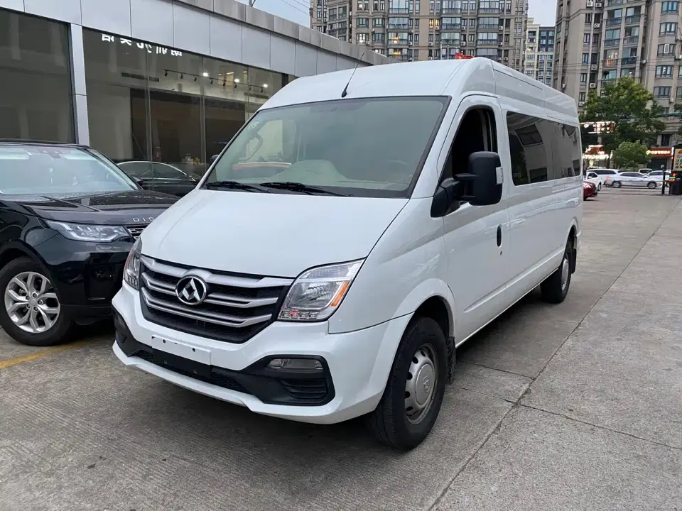 SAIC Maxus Xintu V80 Model 2.5T Classic AMT Aoyuntong long wheelbase medium roof 7-seater 2020