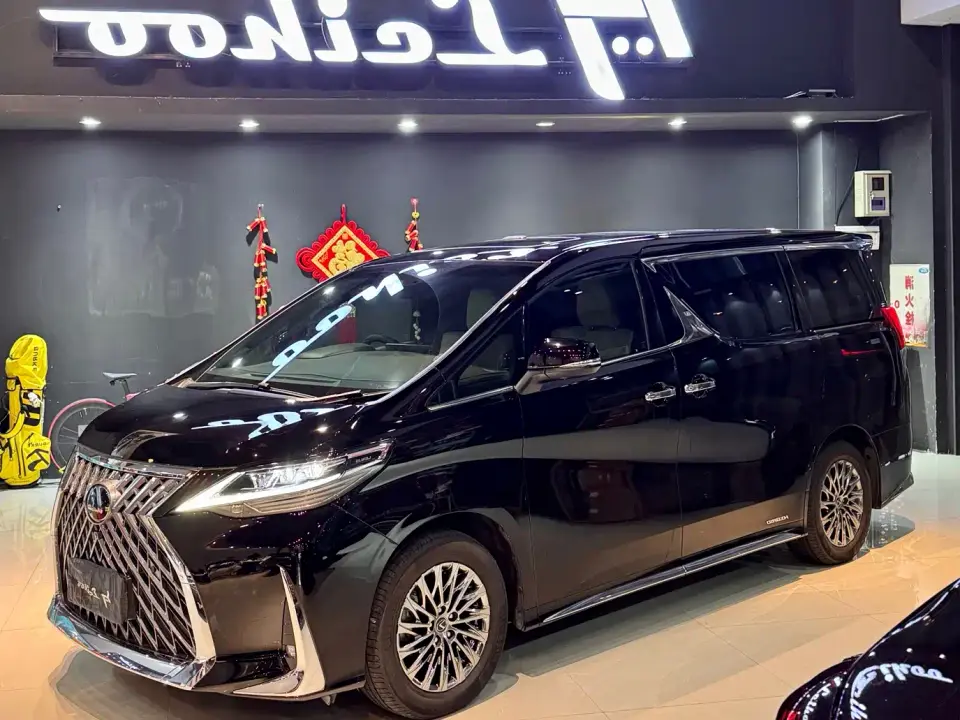 Lexus LM 300h Seven-Seater Elegance Edition 2022