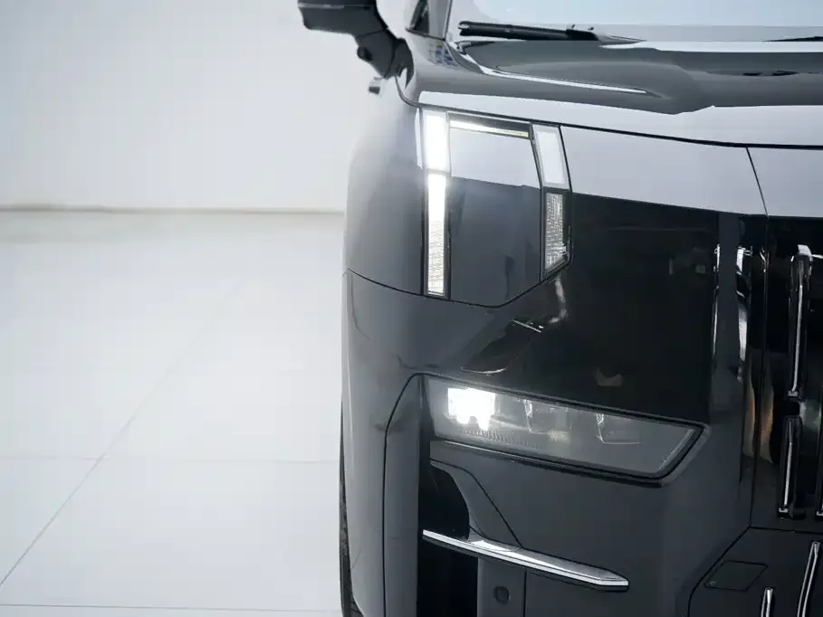 Zeekr 009 6-seat Executive AWD 108kWh 2024 — фото 14