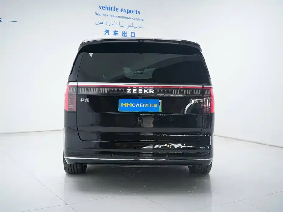 Zeekr 009 6-seat Executive AWD 108kWh 2024 — фото 13