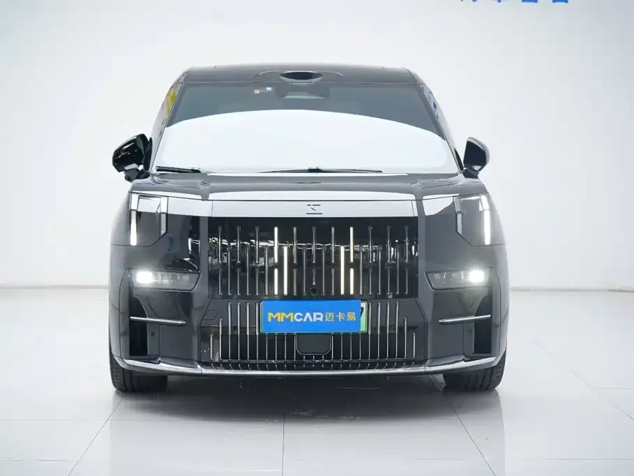 Zeekr 009 6-seat Executive AWD 108kWh 2024 — фото 12