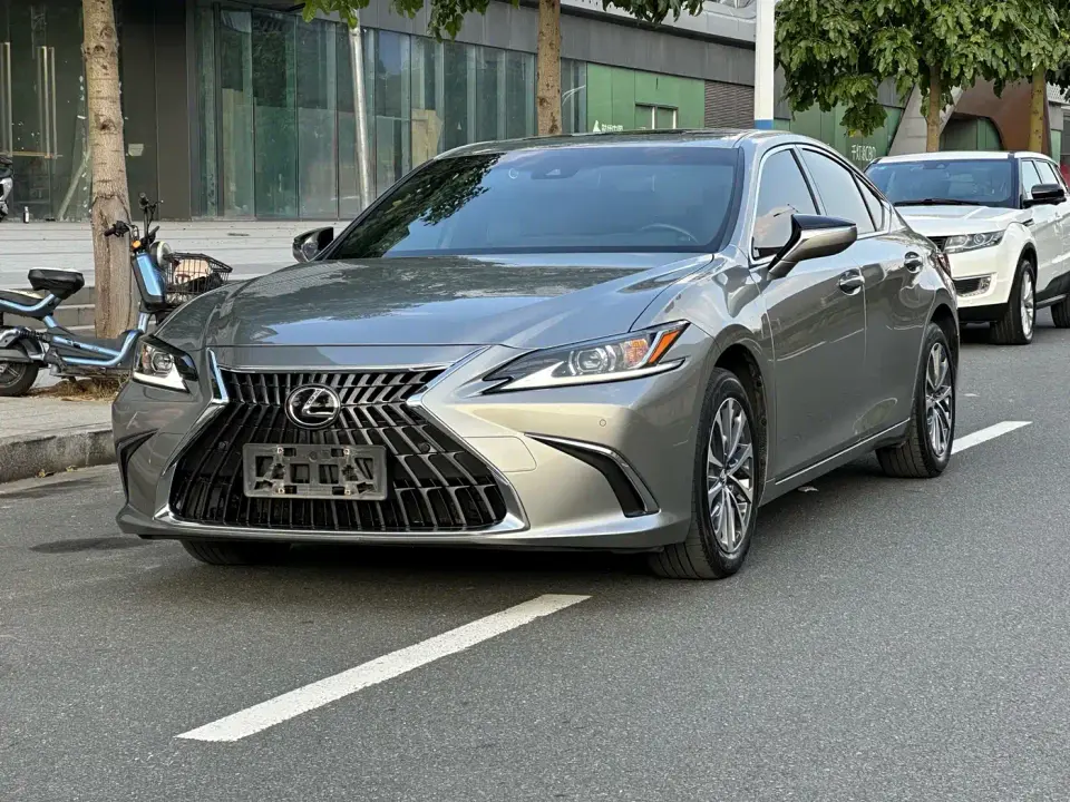 Lexus ES 200 Excellence Edition 2024