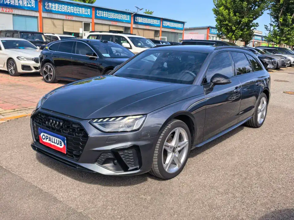 Audi A4 (Import) Model Avant 40 TFSI Luxury Sport Version 2022
