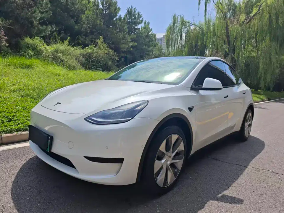 Tesla Model Y Facelift Rear-Wheel Drive Version 2023