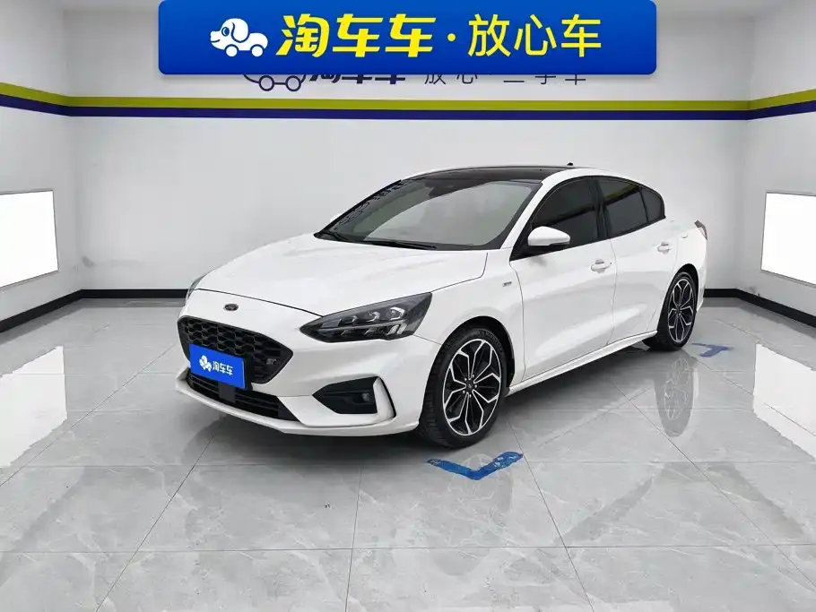 Ford Focus Sedan EcoBoost 180 Auto ST Line 2022