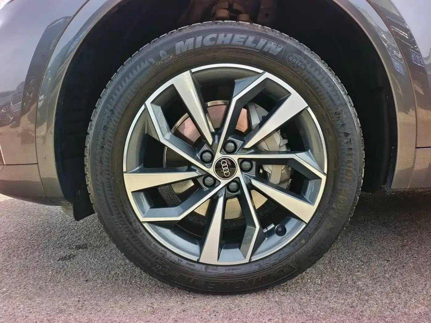 Audi Q5L Model 40 TFSI Luxury Dynamic 2024 — фото 18