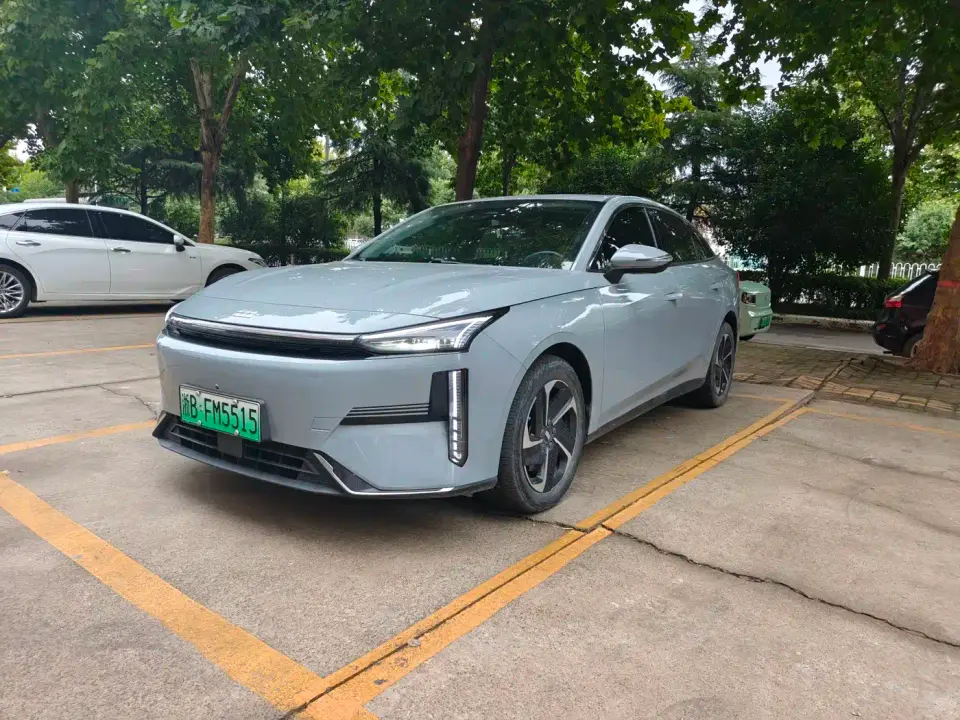 Geely Galaxy Galaxy L6 125km PLUS Soaring Dragon Edition 2024