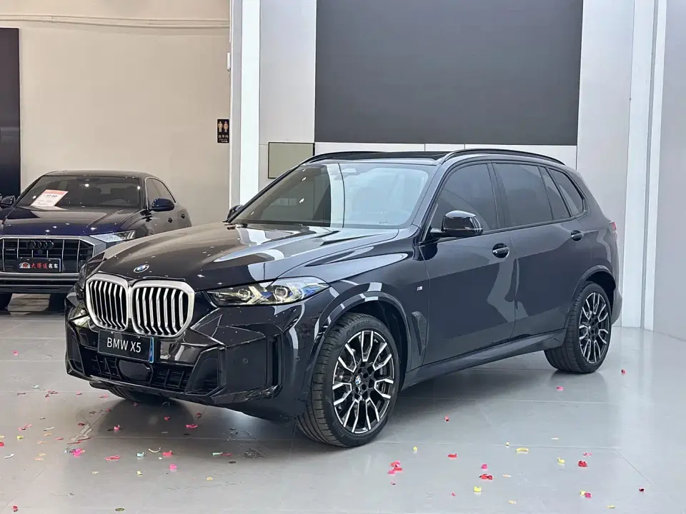 BMW X5 xDrive 40Li M Sport Black Night Package 2024