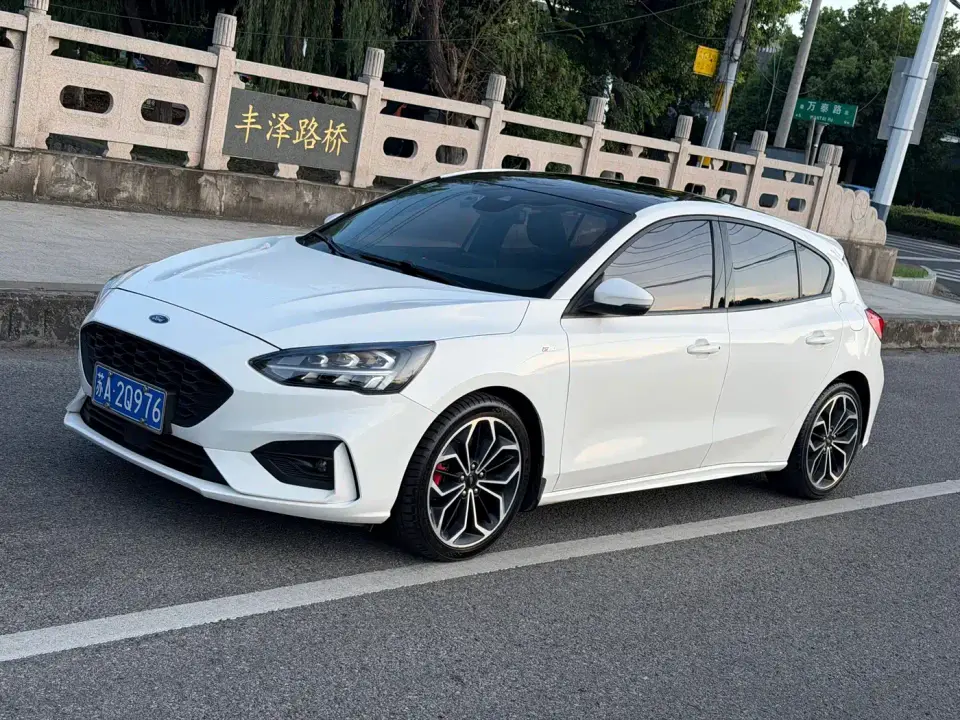 Ford Focus Hatchback EcoBoost 180 Automatic ST Line 2021