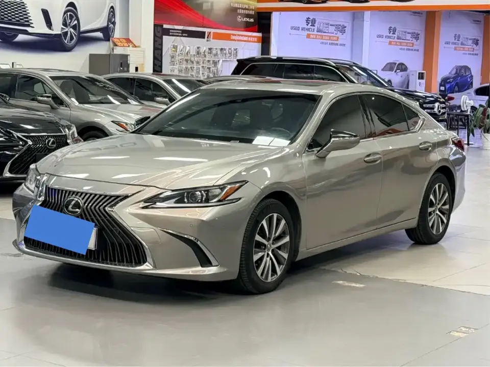 Lexus ES 200 Excellence 2021