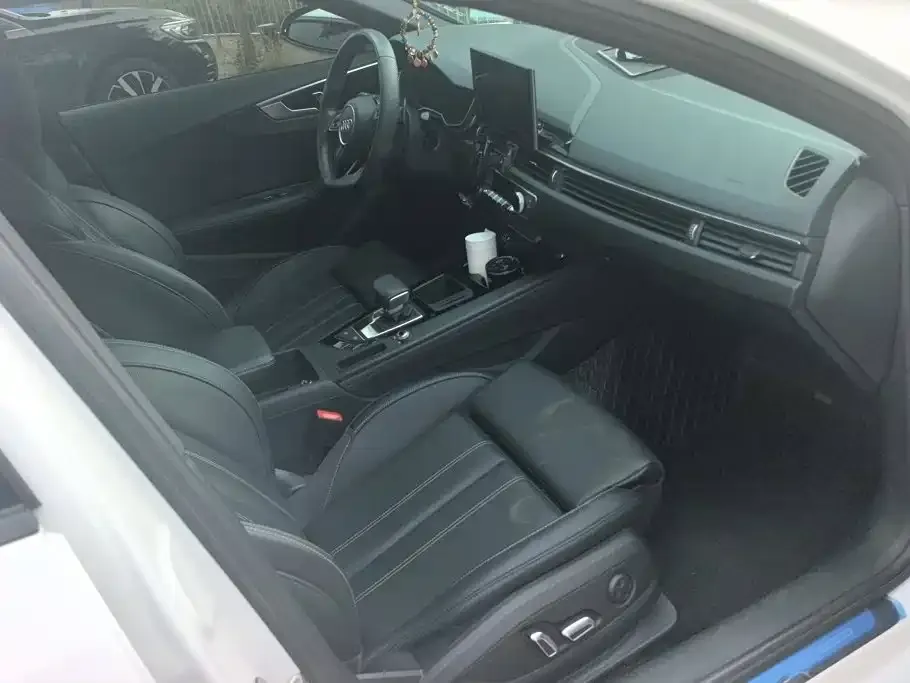 Audi A4L 40 TFSI Luxury Dynamic 2024 — фото 8