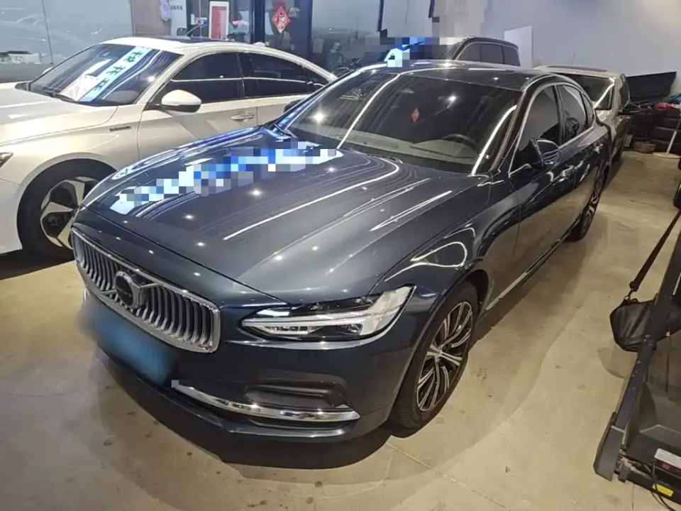 Volvo S90 B5 Momentum Luxury Edition 2022