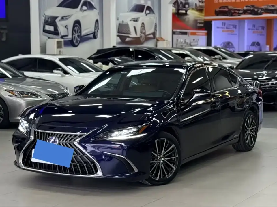 Lexus ES 300h Premium Edition 2021