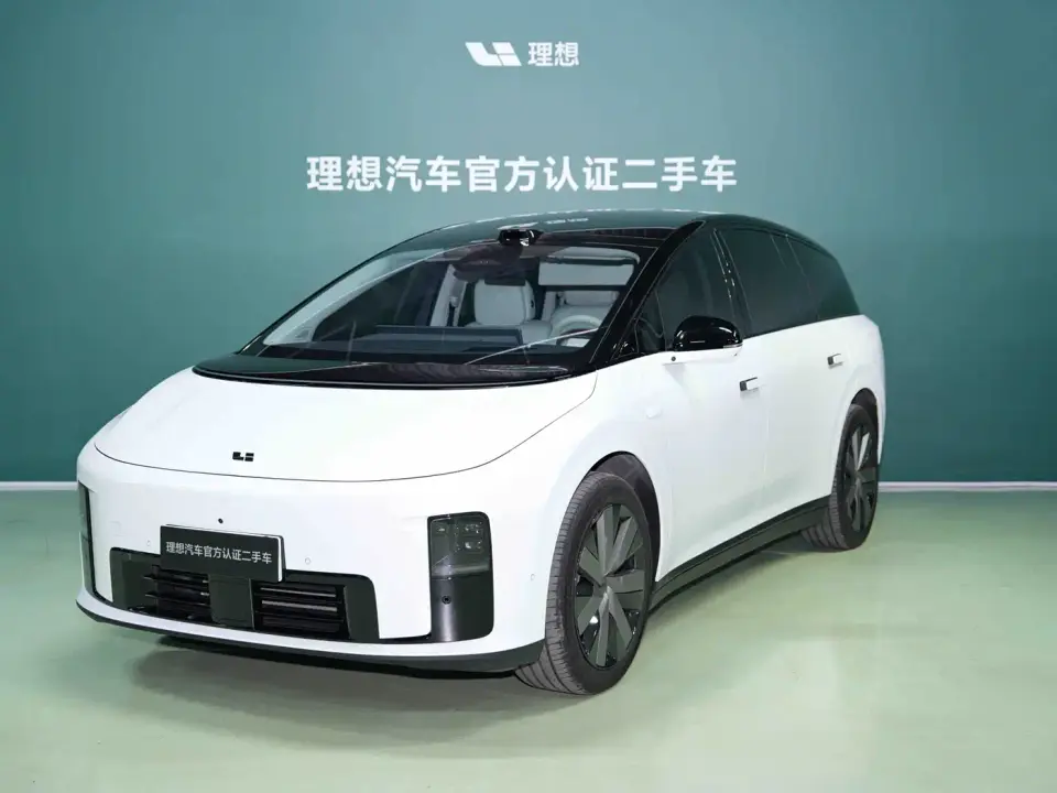 Li Auto Li i8 Standard Edition 2025