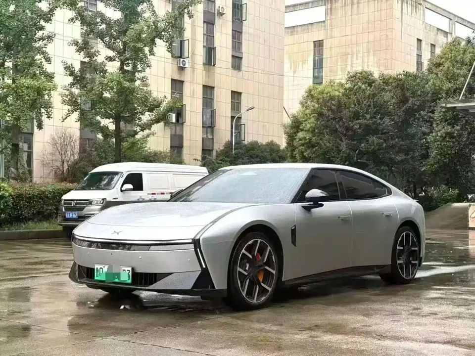XPeng P7 702km Long Range Edition 2025
