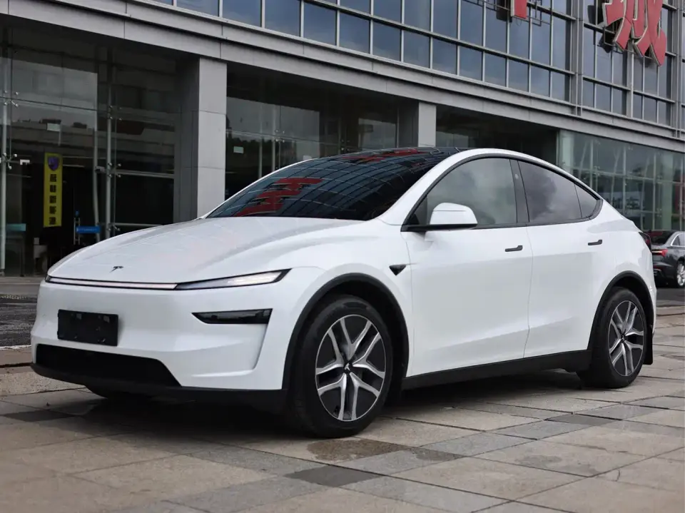 Tesla Model Y Facelift Long Range All-Wheel Drive 2025