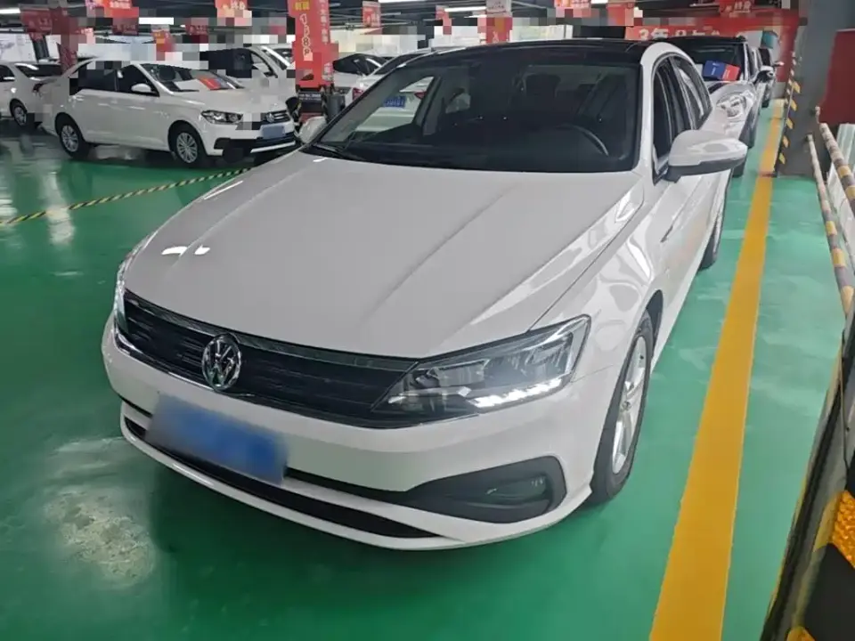 Volkswagen Lamando 230TSI DSG Fashion Edition 2021