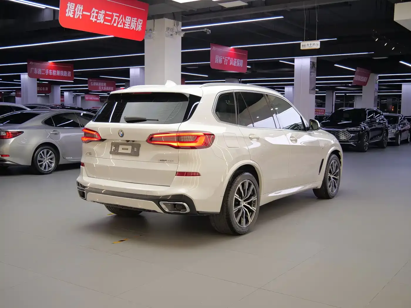 BMW X5 (Import) xDrive40i M Sport Package 2020 — фото 7