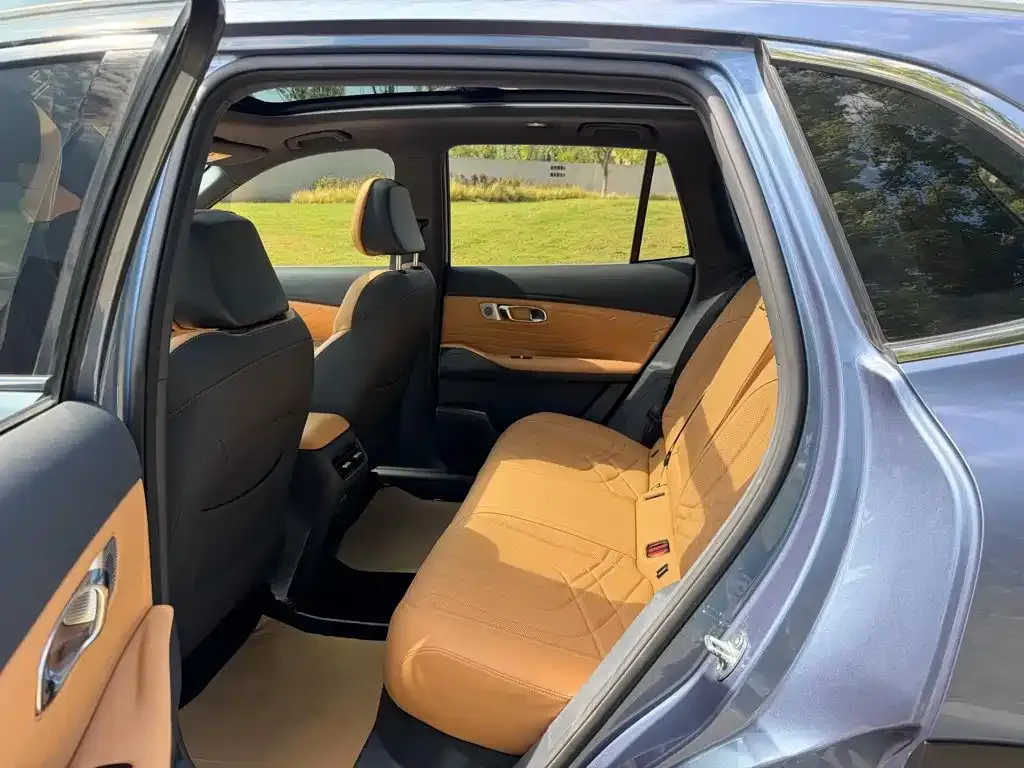 Geely Galaxy Galaxy Starship 7 EM-i 120km Navigation Edition 2025 — фото 5