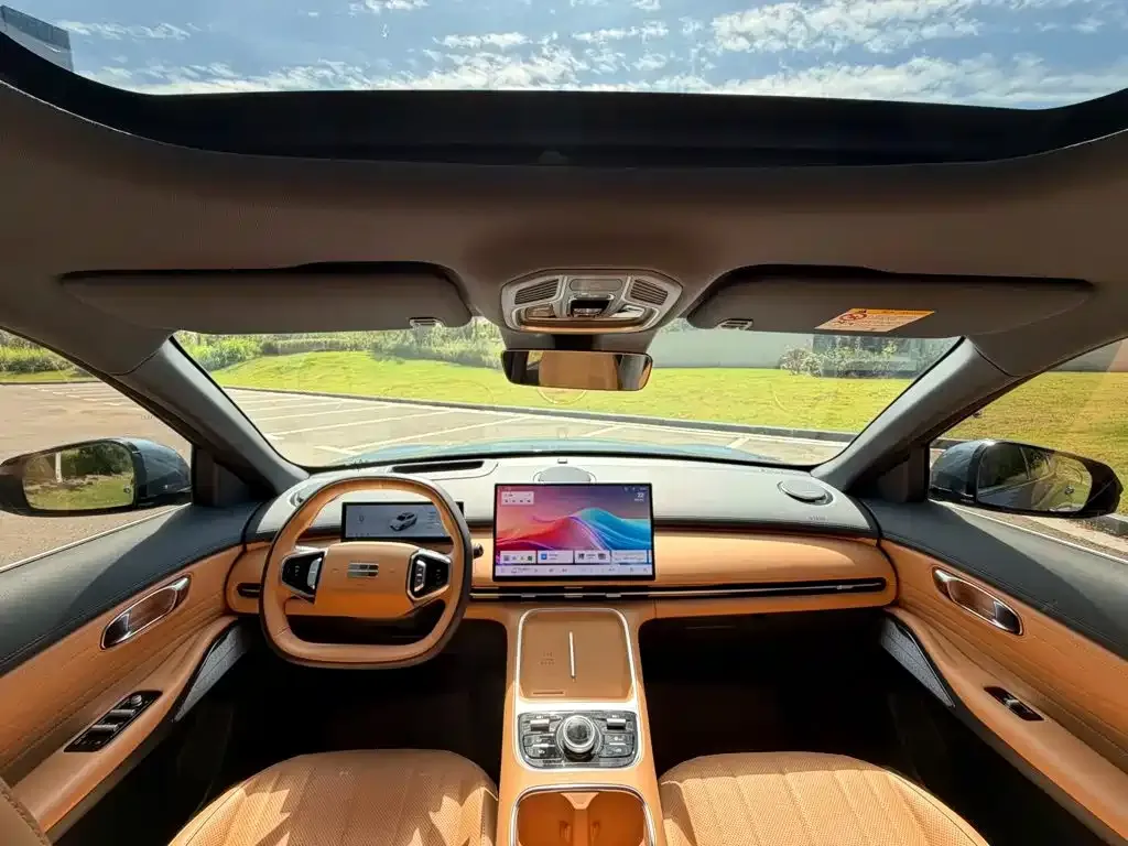 Geely Galaxy Galaxy Starship 7 EM-i 120km Navigation Edition 2025 — фото 6