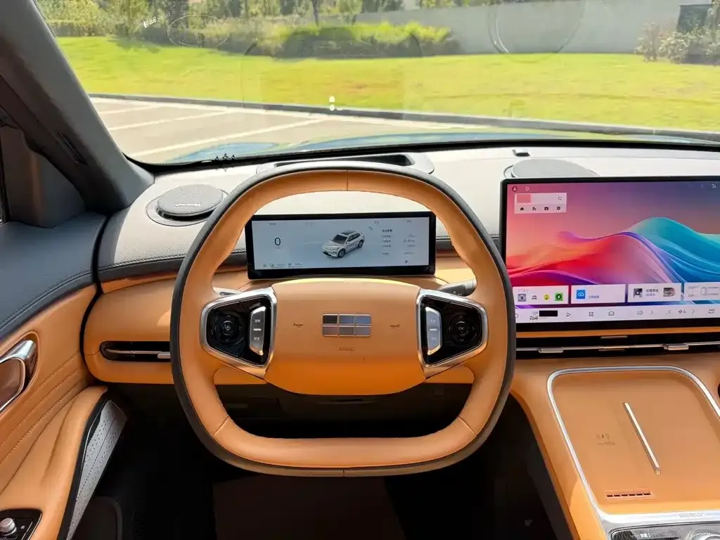 Geely Galaxy Galaxy Starship 7 EM-i 120km Navigation Edition 2025 — фото 7
