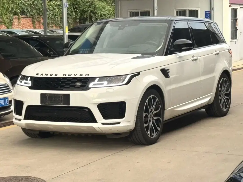 Land Rover Range Rover Sport 3.0 L6 Gloss Black Edition 2021