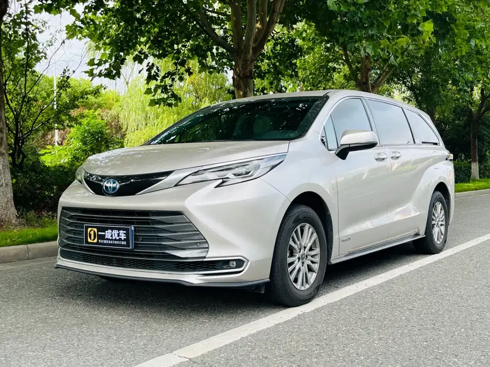 Toyota Sienna 2.5L Hybrid Premium Edition 2023