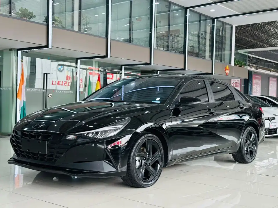Hyundai Elantra 1.5L CVT LUX Black Knight Limited Edition 2022
