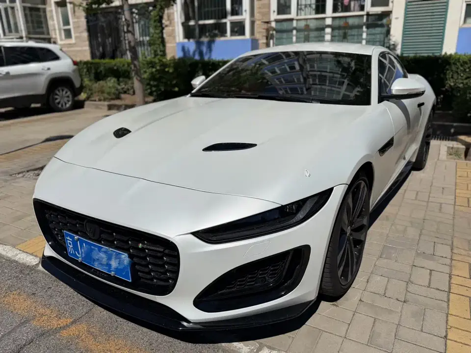 Jaguar F-TYPE P300 Hardtop R-DYNAMIC BLACK 2022