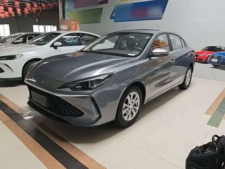 Roewe i5 Model 1.5L CVT Executive Edition 2026