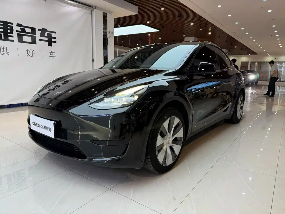 Tesla Model Y Facelift Rear-Wheel Drive Version 2023