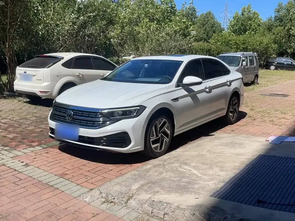 Volkswagen Sagitar 300TSI DSG Surpass Edition 2025