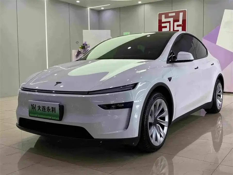 Tesla Model Y Rear-Wheel Drive 2025