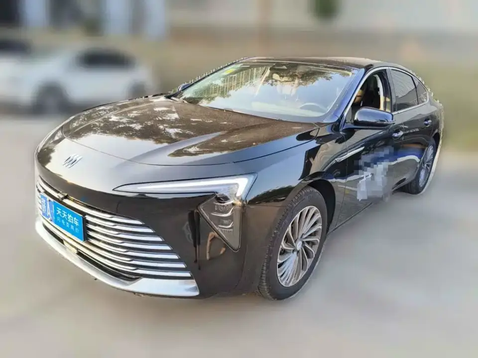 Buick LaCrosse Model 28T Platinum Edition 2025