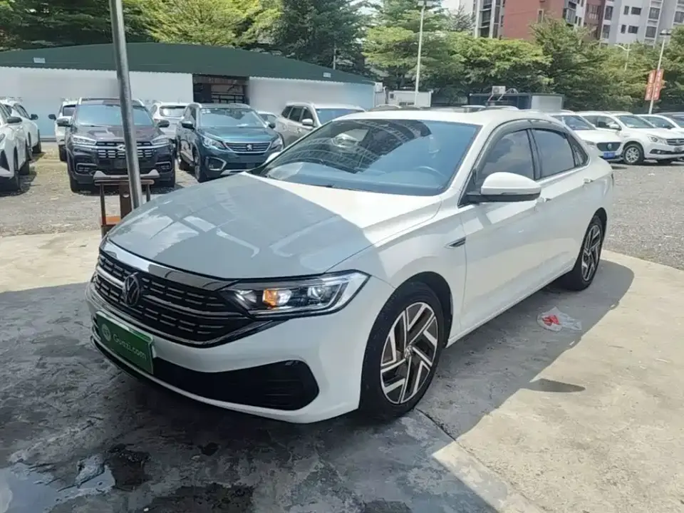 Volkswagen Sagitar 300TSI DSG Surpassing Edition 2023