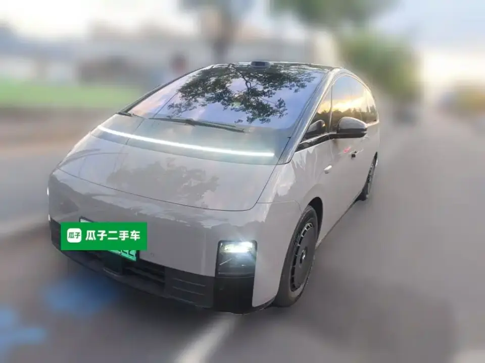 Li Auto MEGA Model Home Family Special Edition 2025