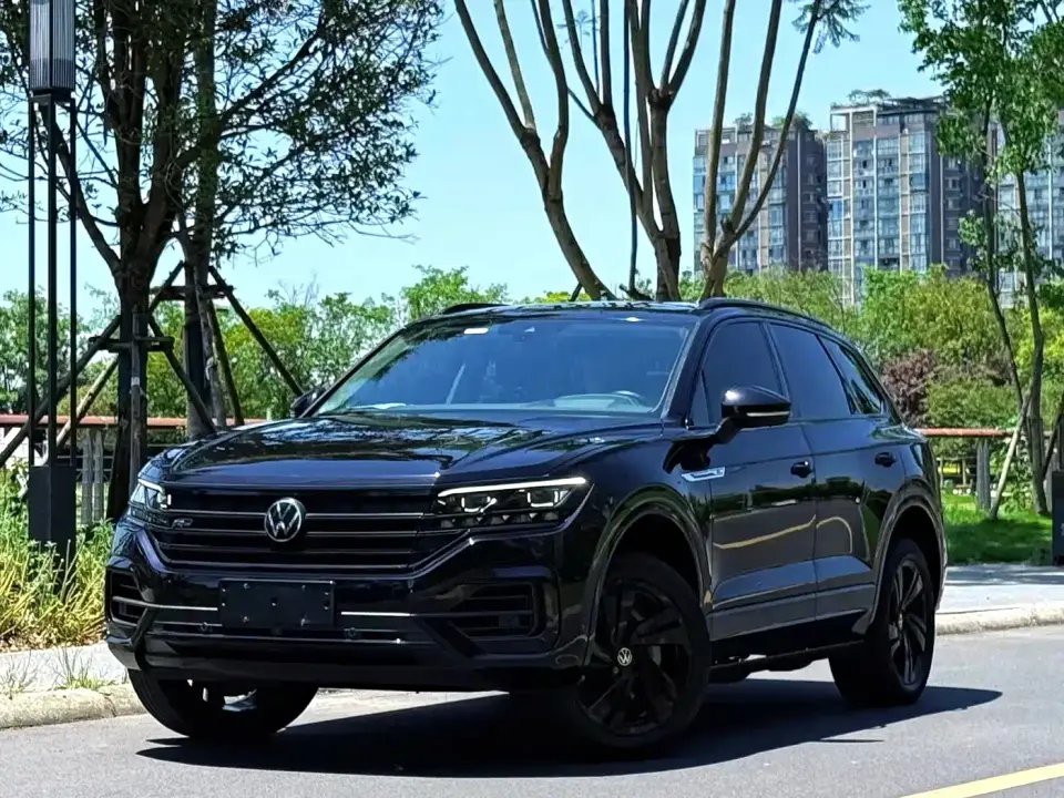 Volkswagen Touareg 3.0TSI Sharp Edition with Gloss Black Sports Package 2021