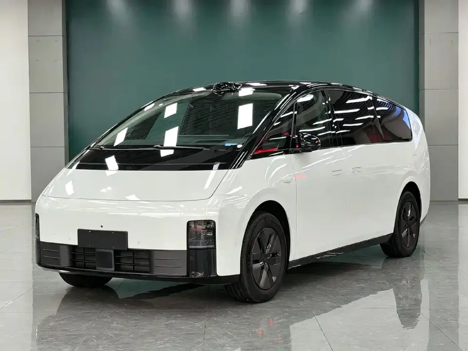 Li Auto MEGA Ultra 2024