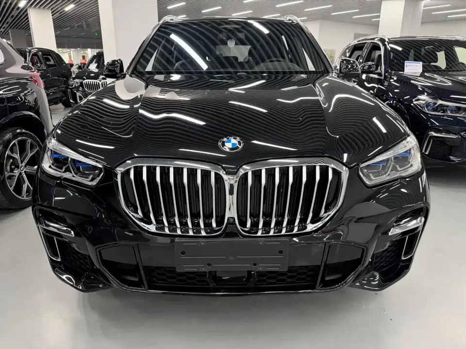 BMW X5 xDrive 40Li Premium M Sport Package 2023