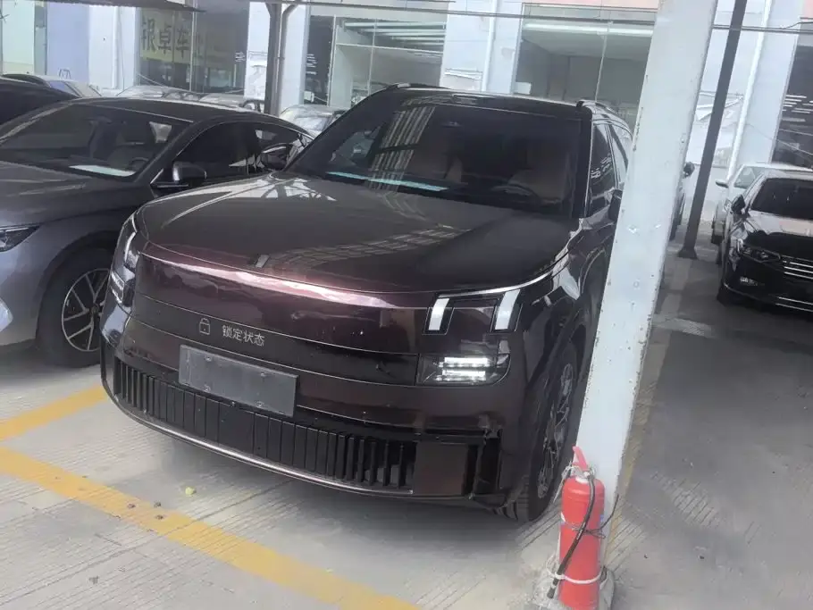 Lynk & Co 900 2.0T Ultra 2025